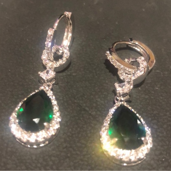 Emerald Teardrop Cubic Zirconia Dangle Earring,NWT-Boutique - Picture 2 of 4